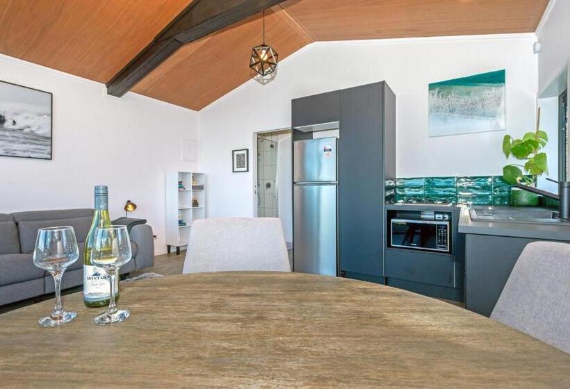 استراحتگاه Black Label Retreats