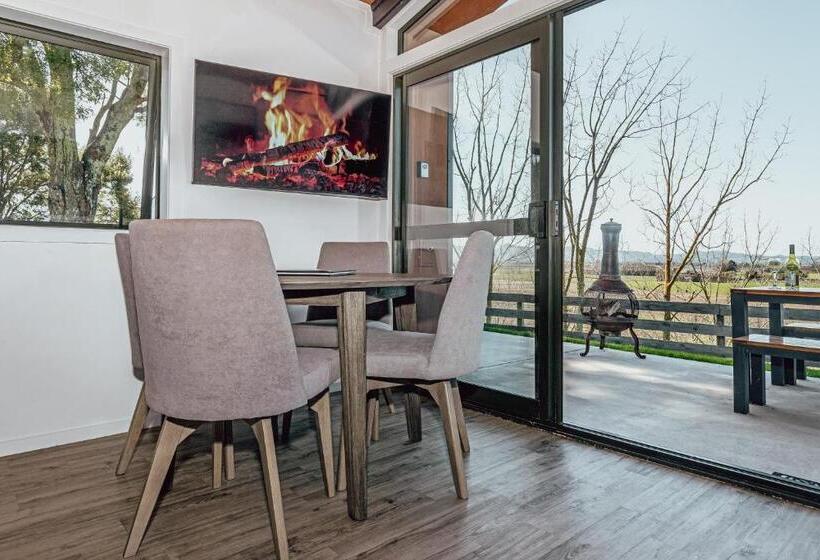 استراحتگاه Black Label Retreats