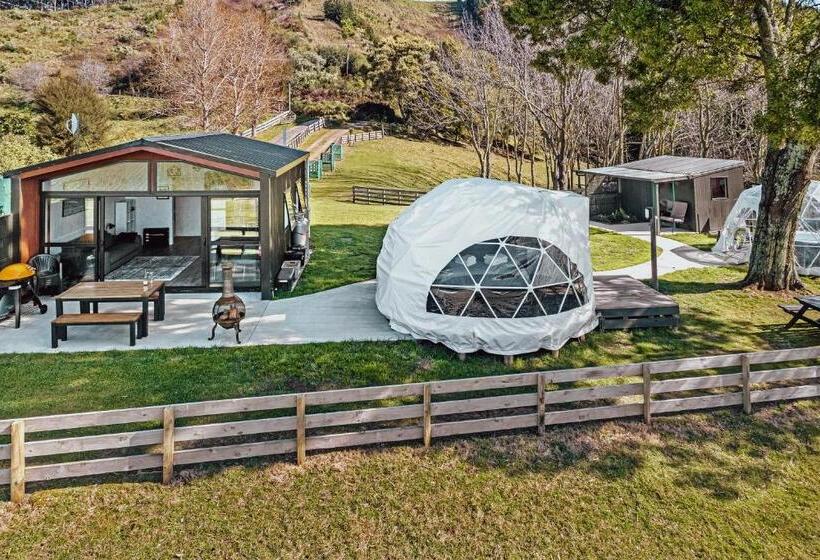 استراحتگاه Black Label Retreats