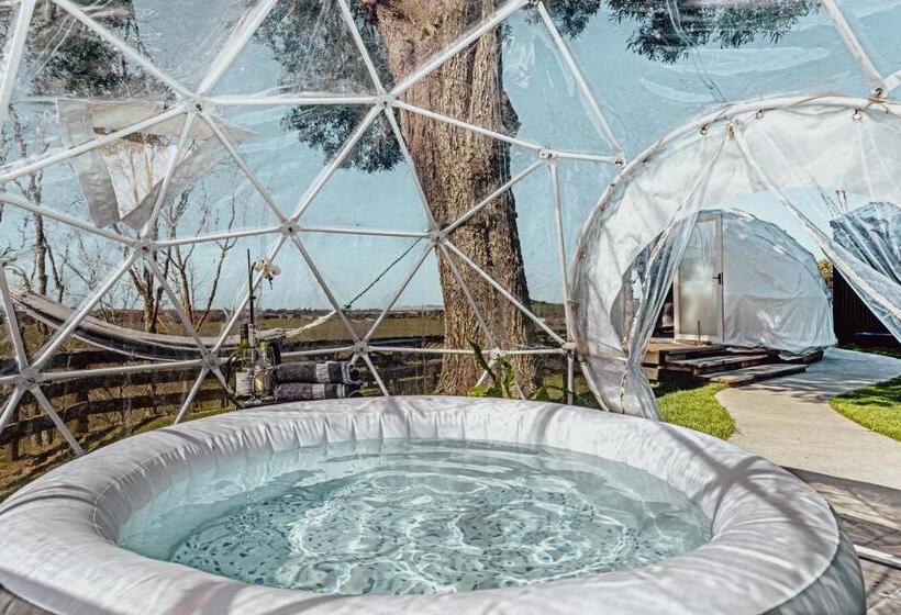 استراحتگاه Black Label Retreats