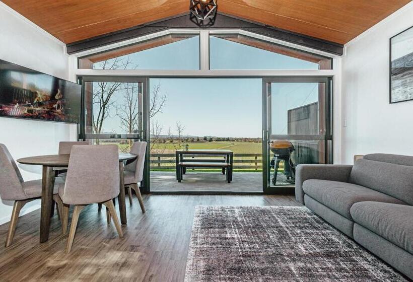 استراحتگاه Black Label Retreats