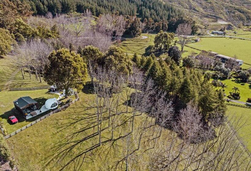 استراحتگاه Black Label Retreats