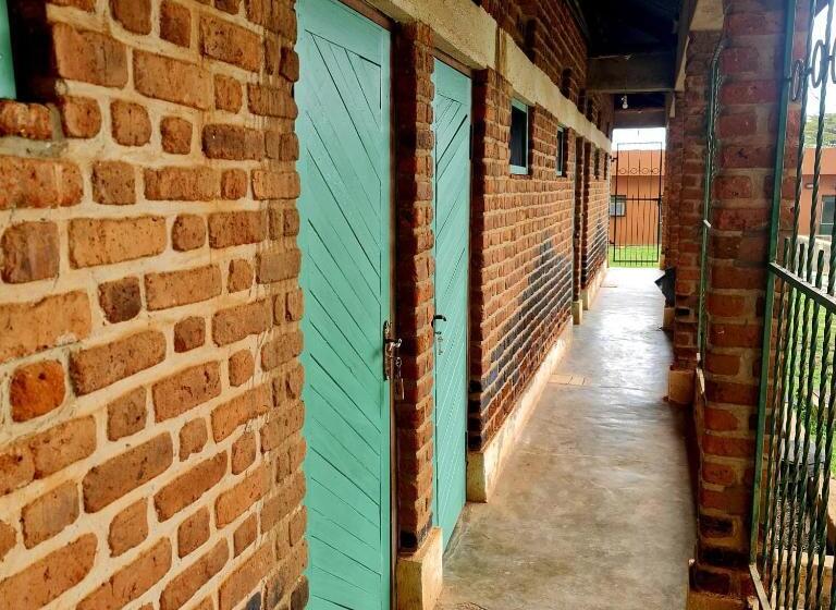 استراحتگاه Rwekishokye Country Club