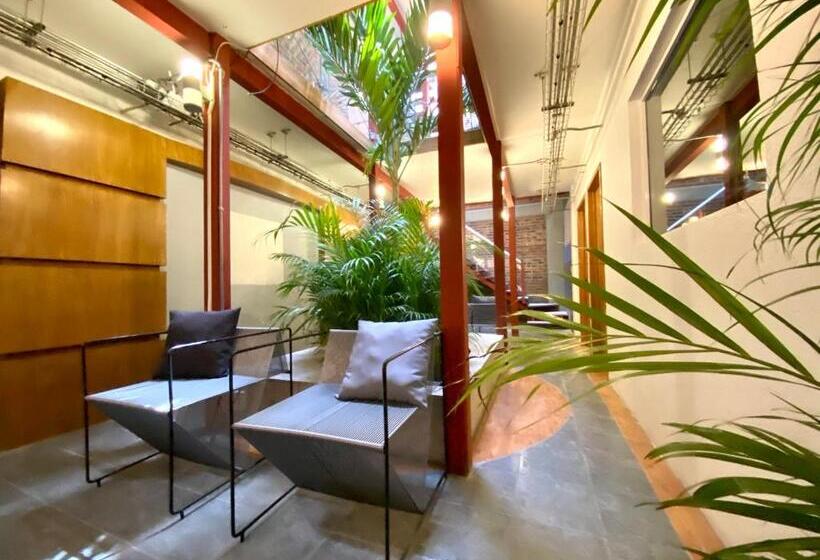 Roomies Hostel Reforma El ángel