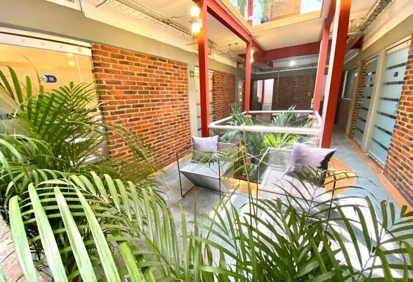 Roomies Hostel Reforma El ángel