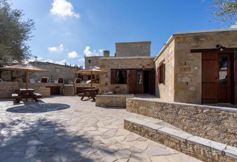 Stone Court Boutique Studios