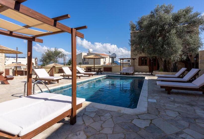 Stone Court Boutique Studios