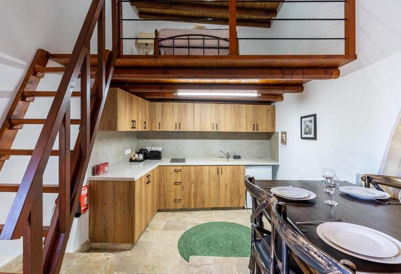 Stone Court Boutique Studios