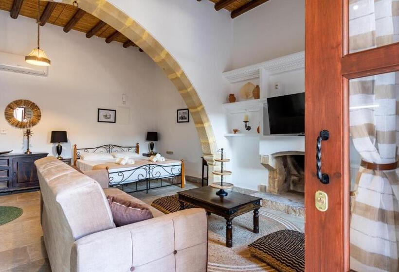 Stone Court Boutique Studios