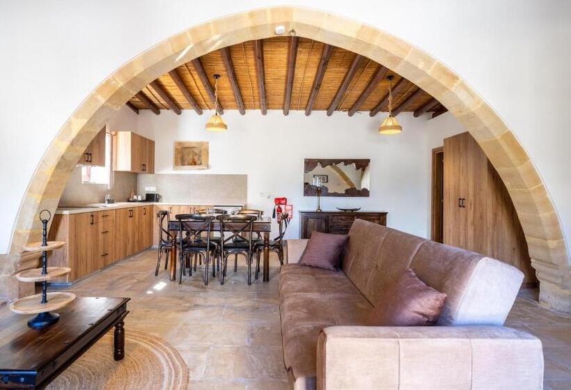 Stone Court Boutique Studios