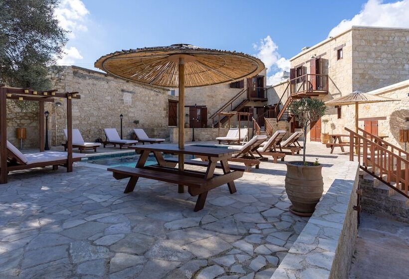 Stone Court Boutique Studios