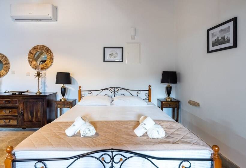 Stone Court Boutique Studios