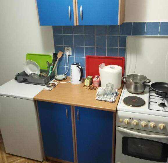 هاستل Airport Md Rooms 2