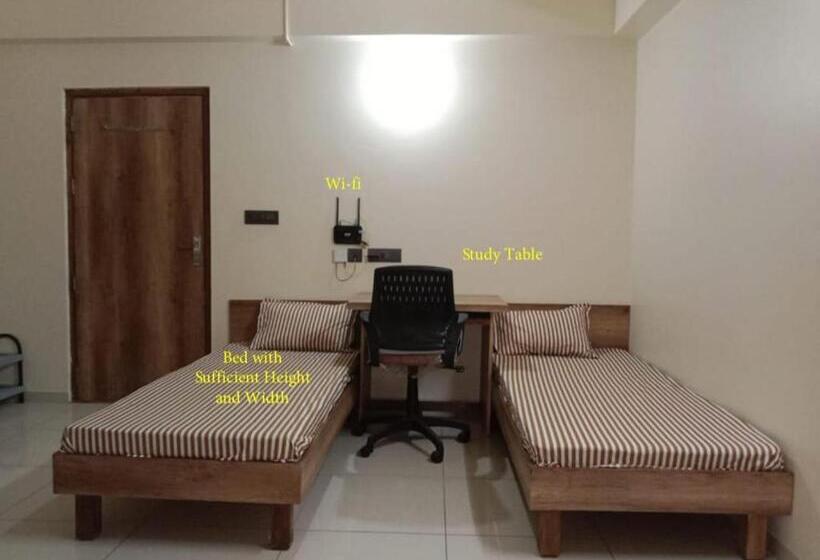 Общежитие Geeta Residency