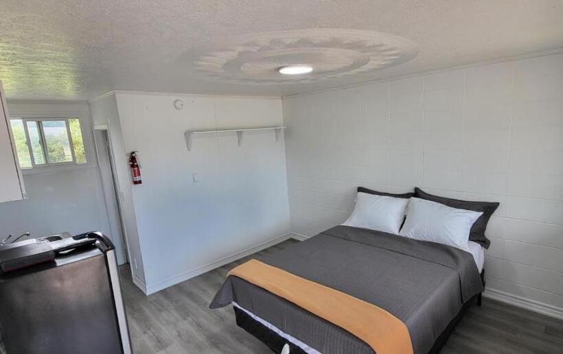 فندق صغير Happyland Inn