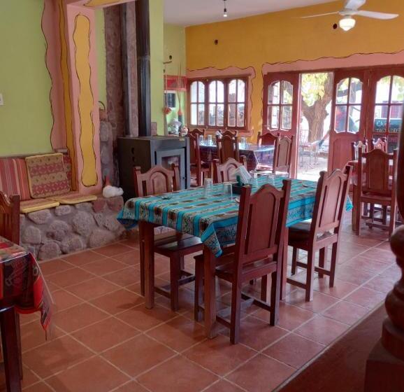 Общежитие Hostal La Casa