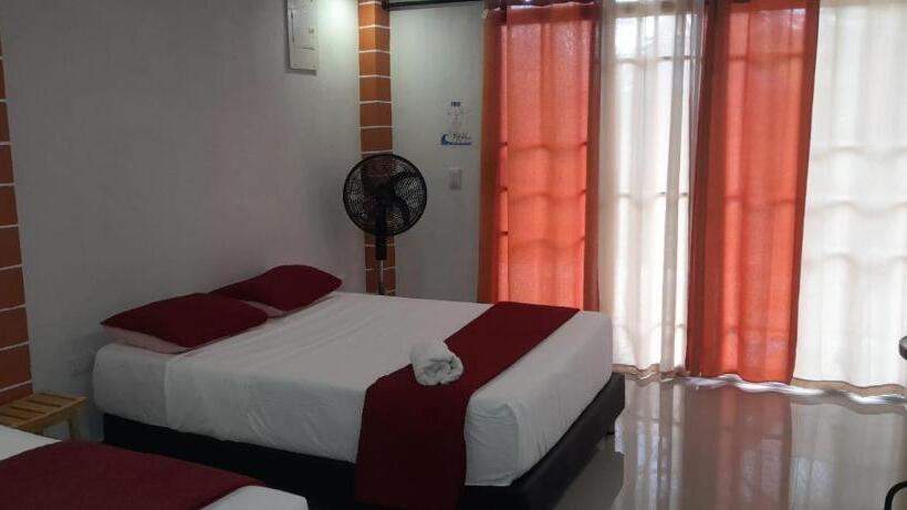 호스텔 Posada High Tide