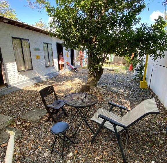 هاستل Posada Miss Anibel