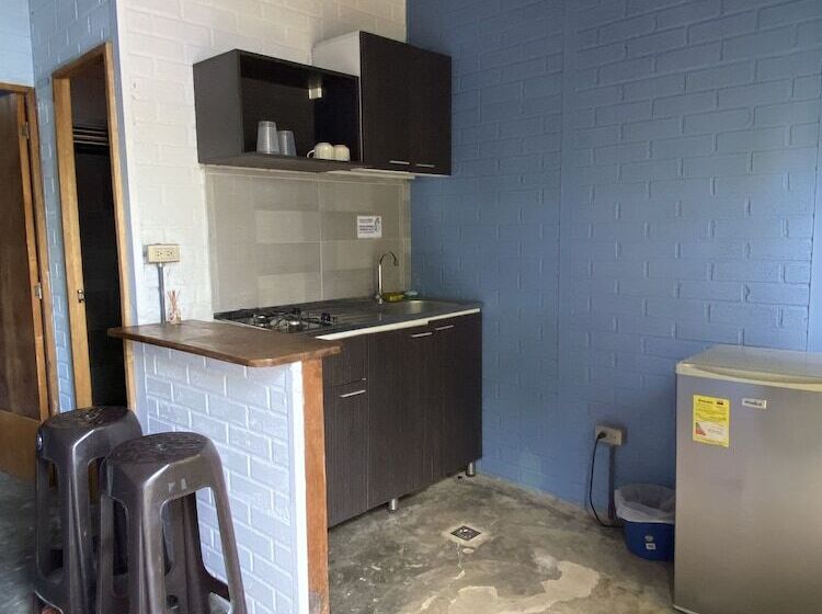 Общежитие Posada Miss Anibel