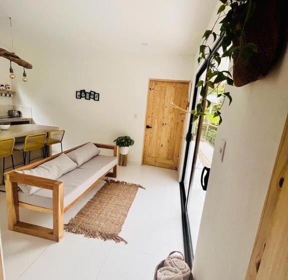 Apartamento De 2 Habitaciones Con Amplio Balcon