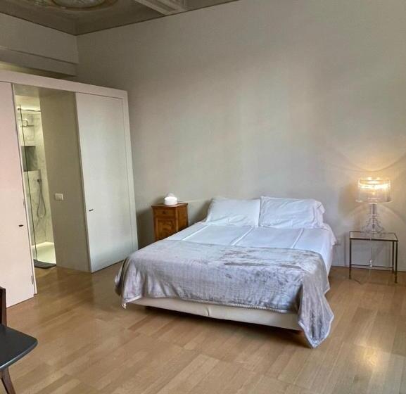 تختخواب و صبحانه Bb A Parma Duomo