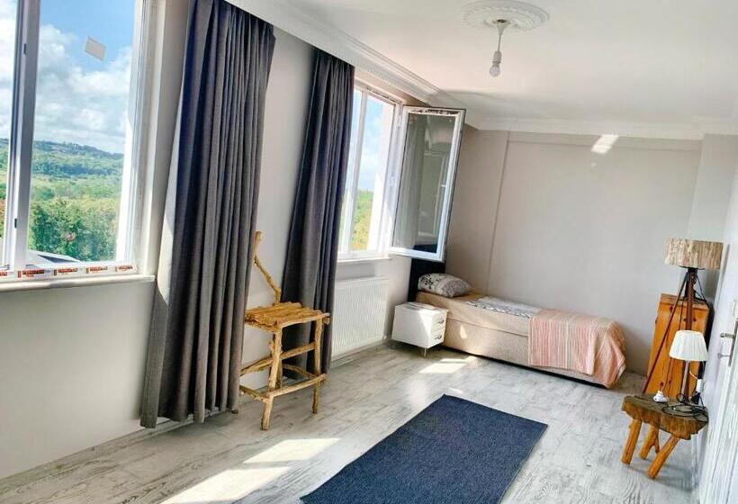 住宿加早餐  Nur And Yusuf S