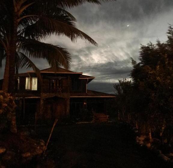 تختخواب و صبحانه The Roadhouse