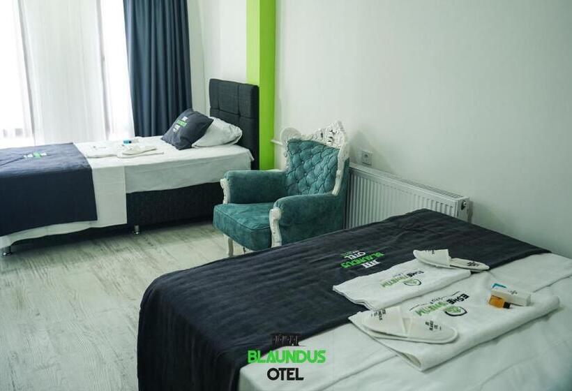 Blaundus Otel