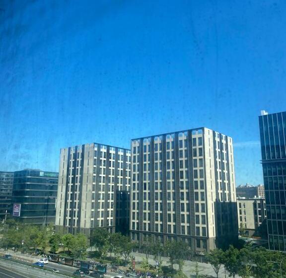 Chengdong Yishu Inn Youth Hostel