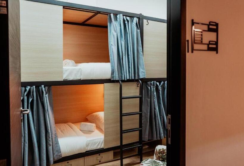 Code Hostel At Lavender