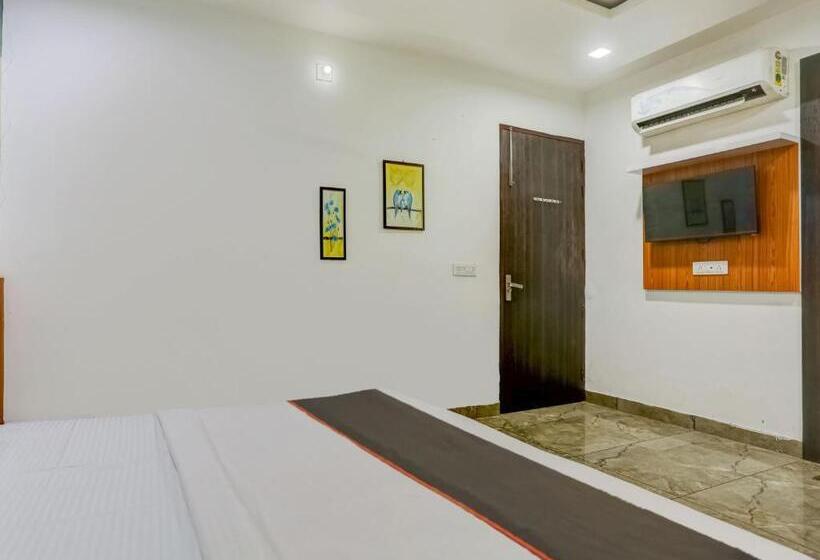 Collection O Mukur Hotel And Restaurant