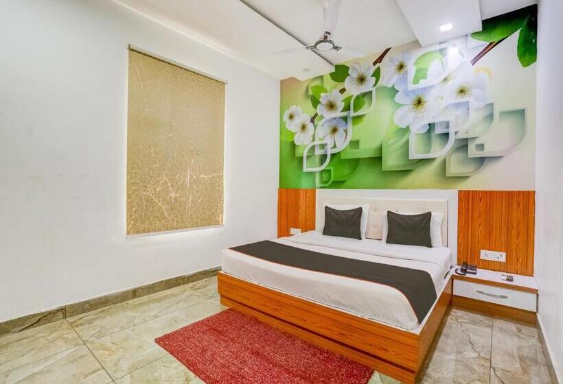 Collection O Mukur Hotel And Restaurant