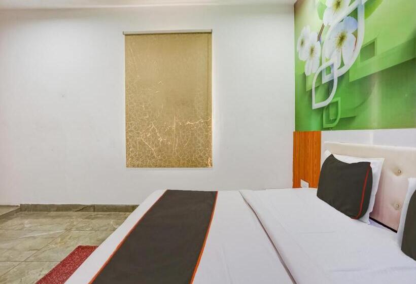 Collection O Mukur Hotel And Restaurant