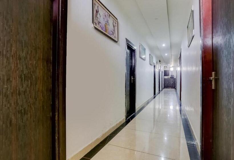 Collection O Mukur Hotel And Restaurant