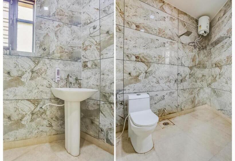 Collection O Mukur Hotel And Restaurant