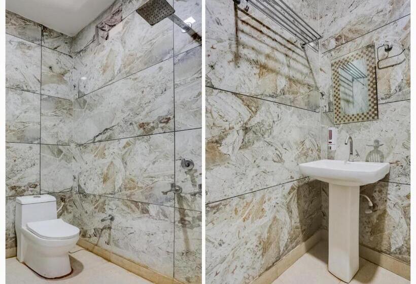 Collection O Mukur Hotel And Restaurant