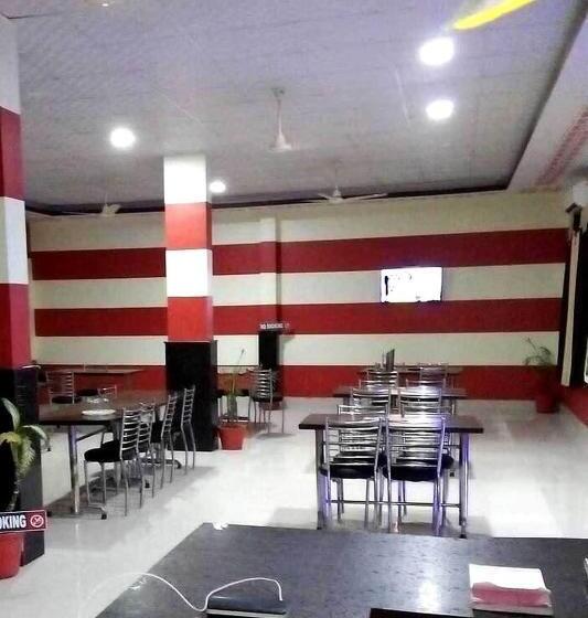 Collection O Mukur Hotel And Restaurant