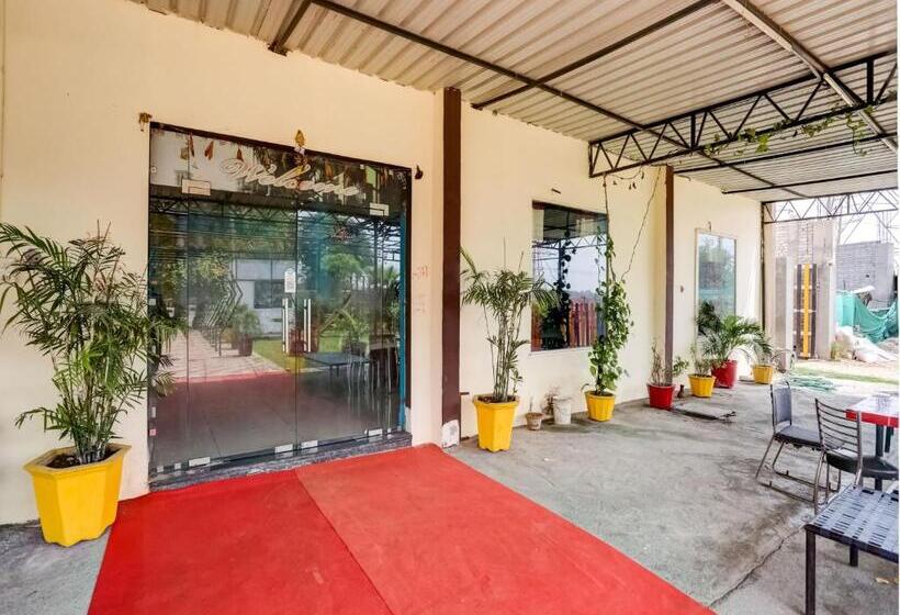 Collection O Mukur Hotel And Restaurant