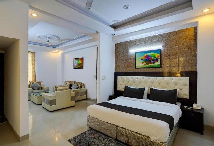 ホテル Admire Inn Noida Sector 50