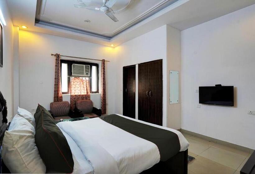 ホテル Admire Inn Noida Sector 50