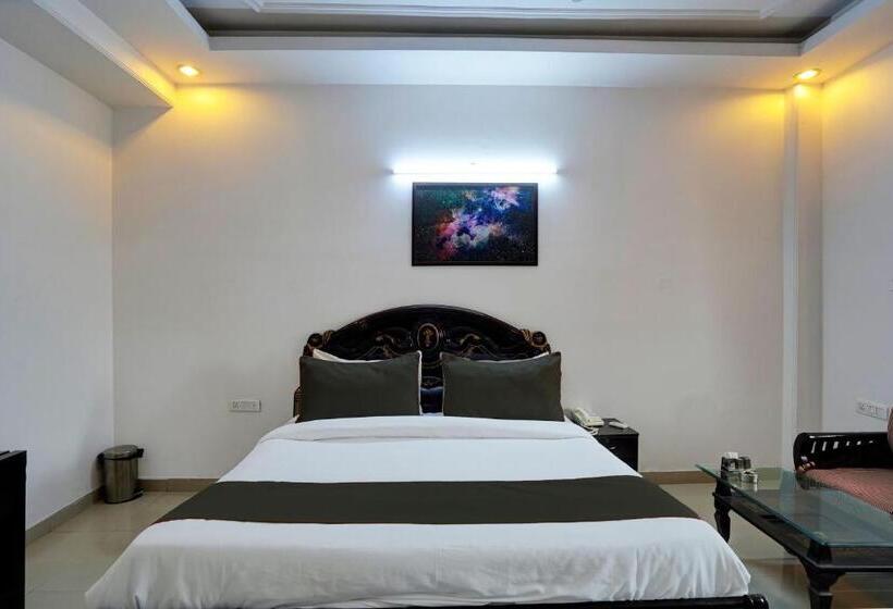 ホテル Admire Inn Noida Sector 50