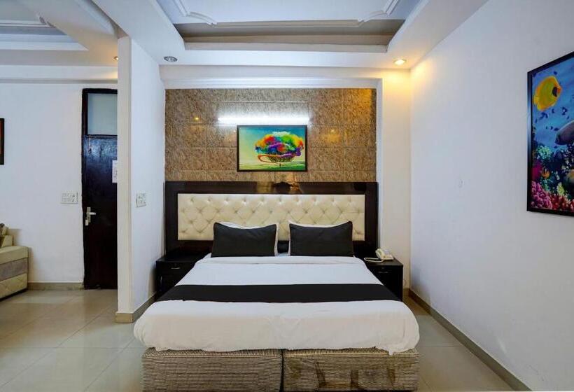 ホテル Admire Inn Noida Sector 50