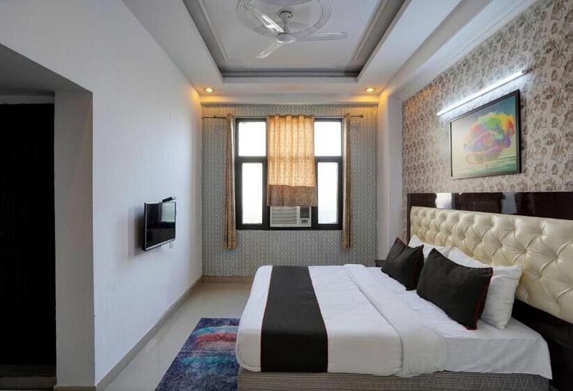 ホテル Admire Inn Noida Sector 50