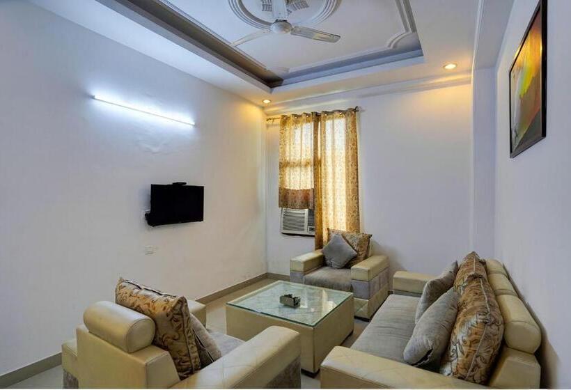 ホテル Admire Inn Noida Sector 50