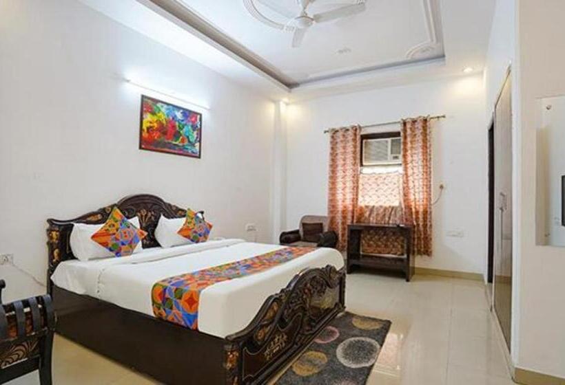 ホテル Admire Inn Noida Sector 50