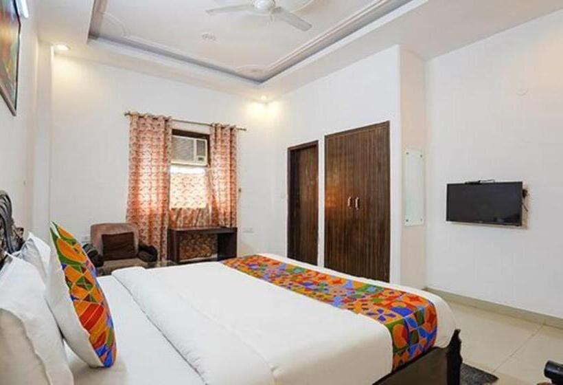 ホテル Admire Inn Noida Sector 50