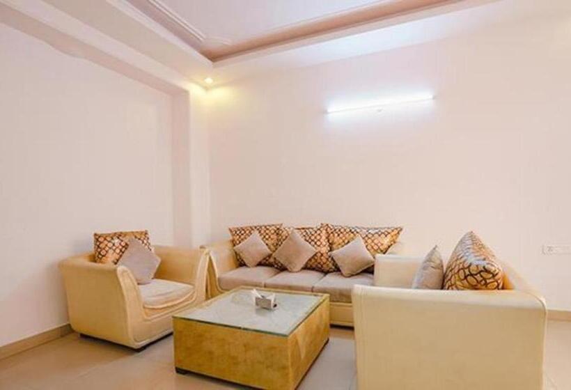 ホテル Admire Inn Noida Sector 50