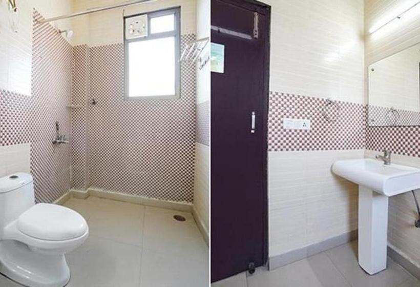 ホテル Admire Inn Noida Sector 50