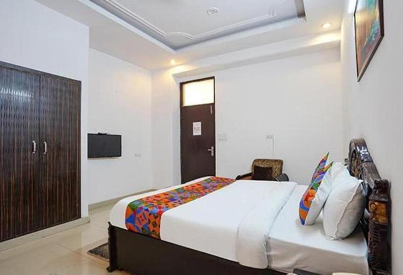 ホテル Admire Inn Noida Sector 50