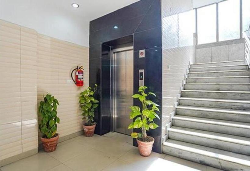 ホテル Admire Inn Noida Sector 50